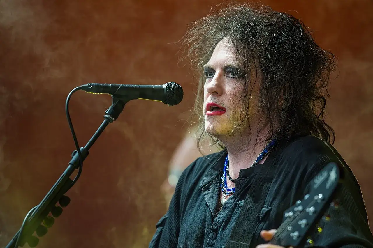 Wokalista The Cure - kim jest Robert Smith i od czego zacząć?