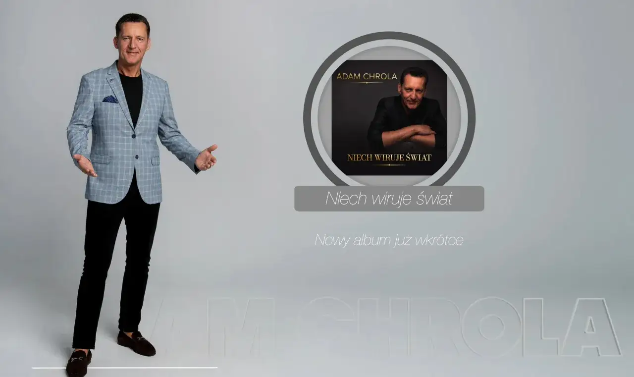Adam Chrola, ile ma lat? Na zdjęciu artysta promuje swój nowy album 