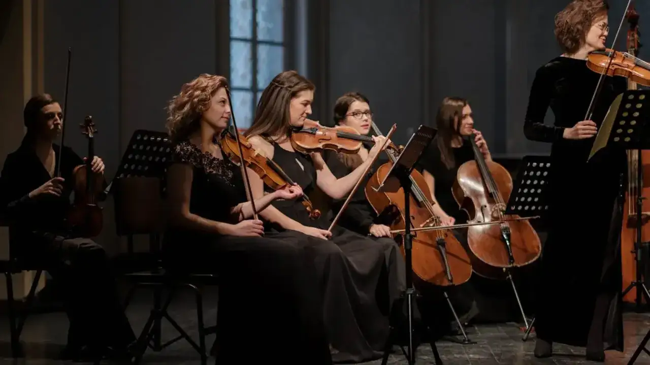 Zdjęcie Do jakiego instrumentu stroi się orkiestra? Odkryj tajemnice strojenia