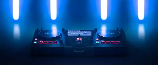 Najlepsze kontrolery DJ na początek - wybierz łatwy w użyciu sprzęt